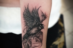 Schwalbe Rauch Tattoo